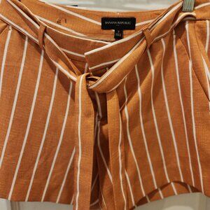 Banana Republic 4" Short- Size 2